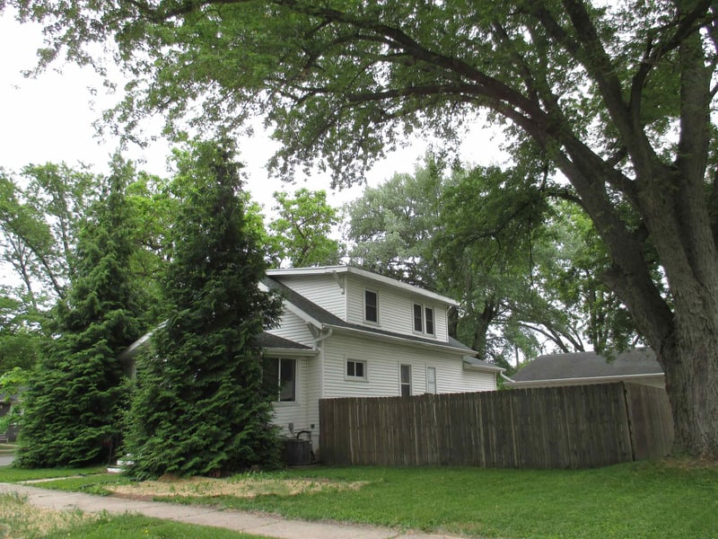 921 Liberty St, Green Bay, WI 54304-3647