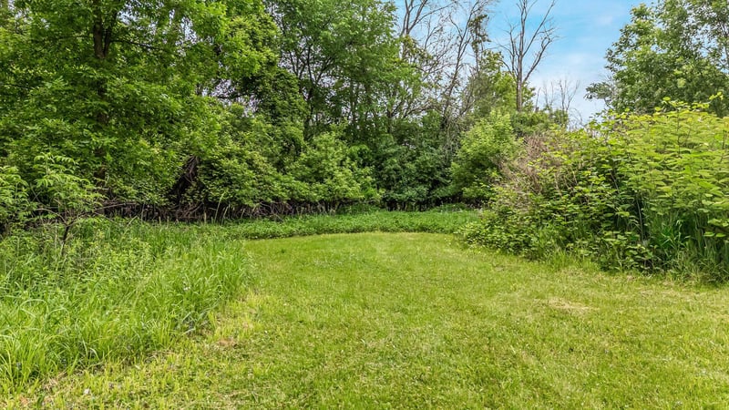 825 Welcome Rd, Menasha, WI 54952