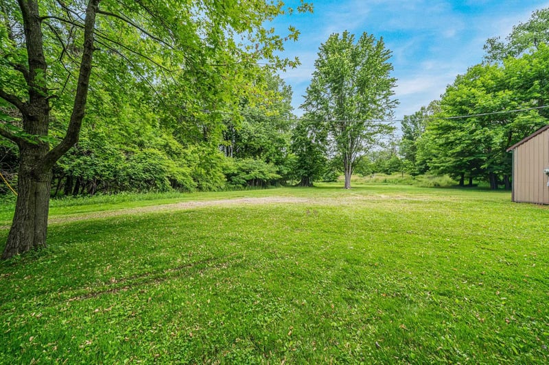 825 Welcome Rd, Menasha, WI 54952