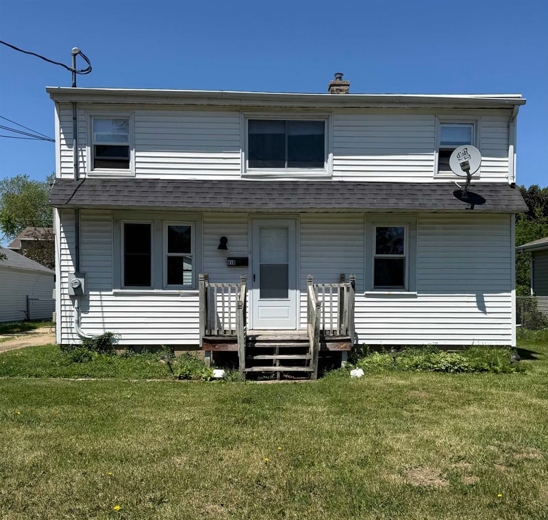 813 Roosevelt St, Menasha, WI 54952