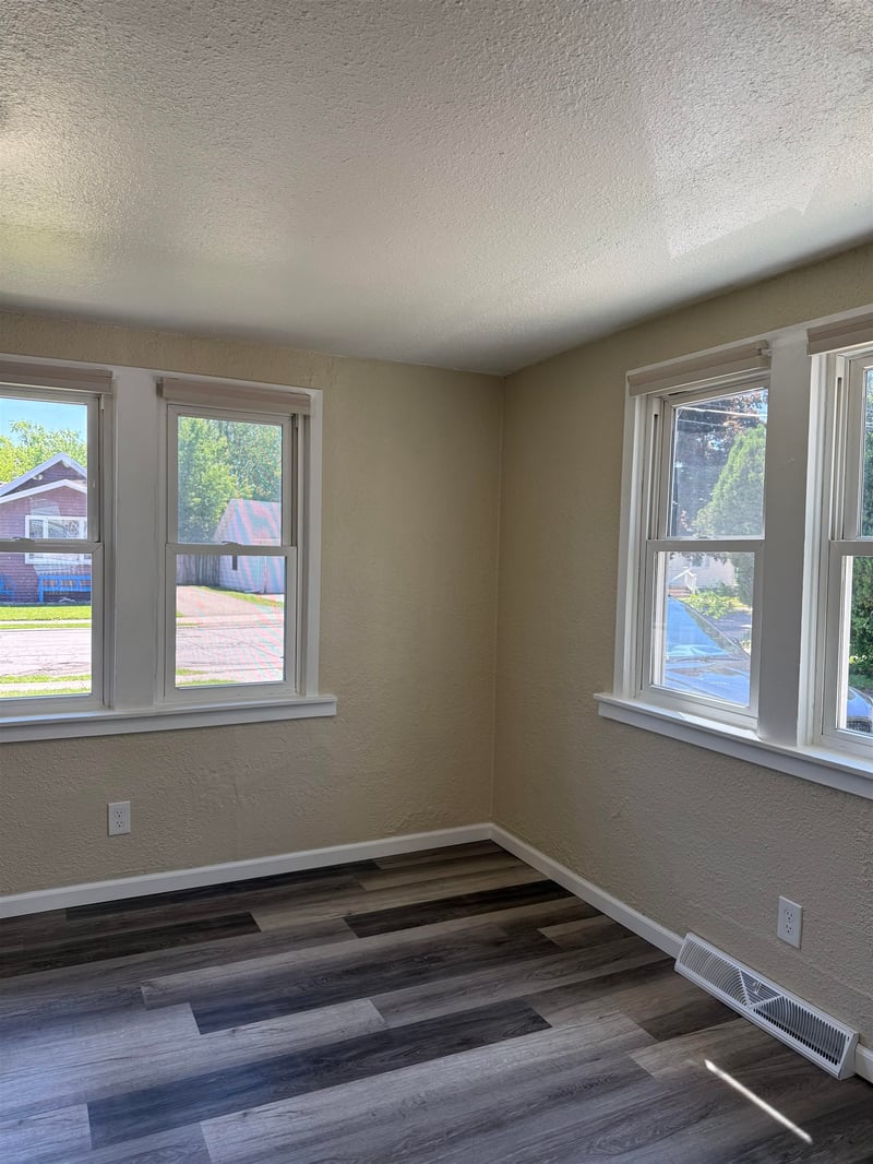 816 Roosevelt St, Menasha, WI 54952