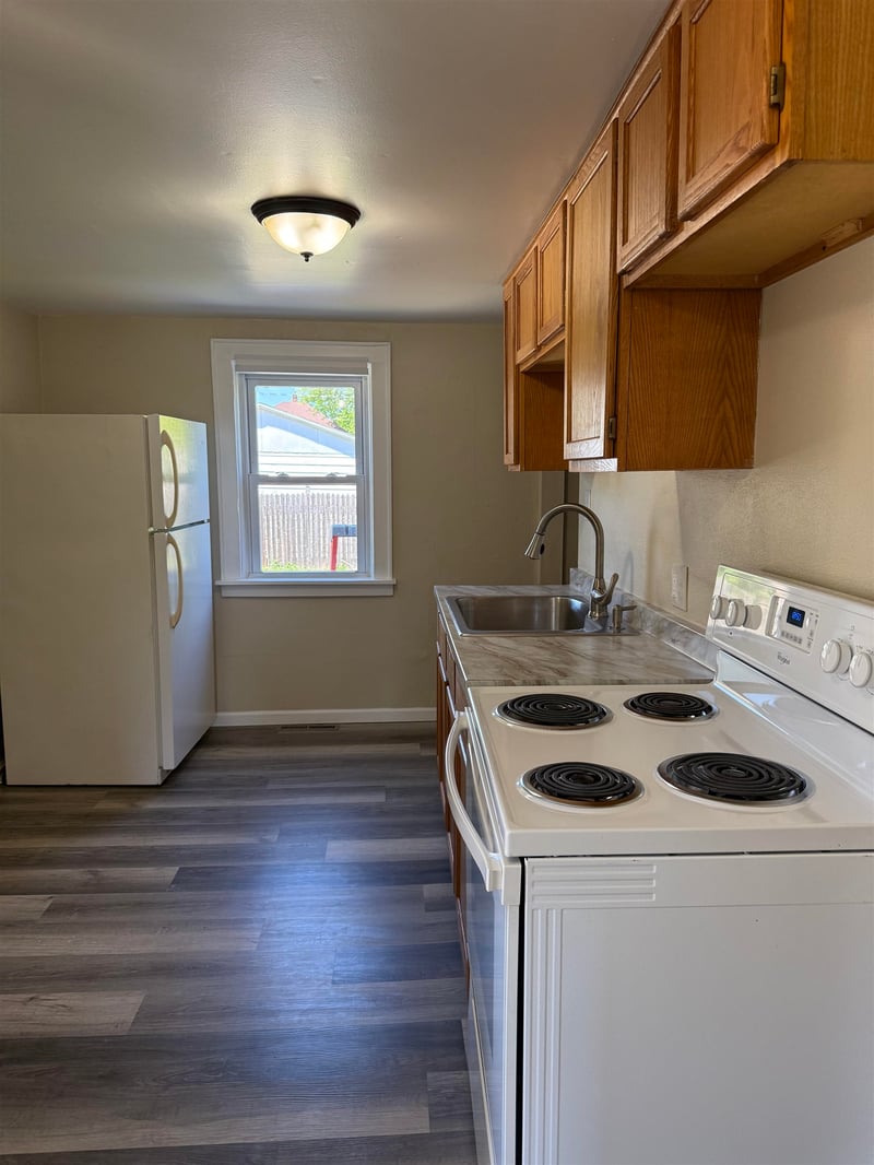 816 Roosevelt St, Menasha, WI 54952