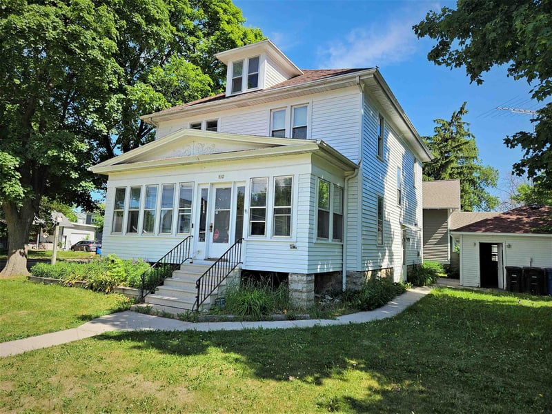 802 Ceape Ave, Oshkosh, WI 54901