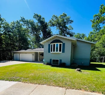 2769 Chief Hill Dr, Green Bay, WI 54313
