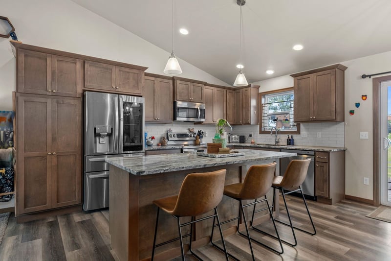 607 5th St, Shawano, WI 54166