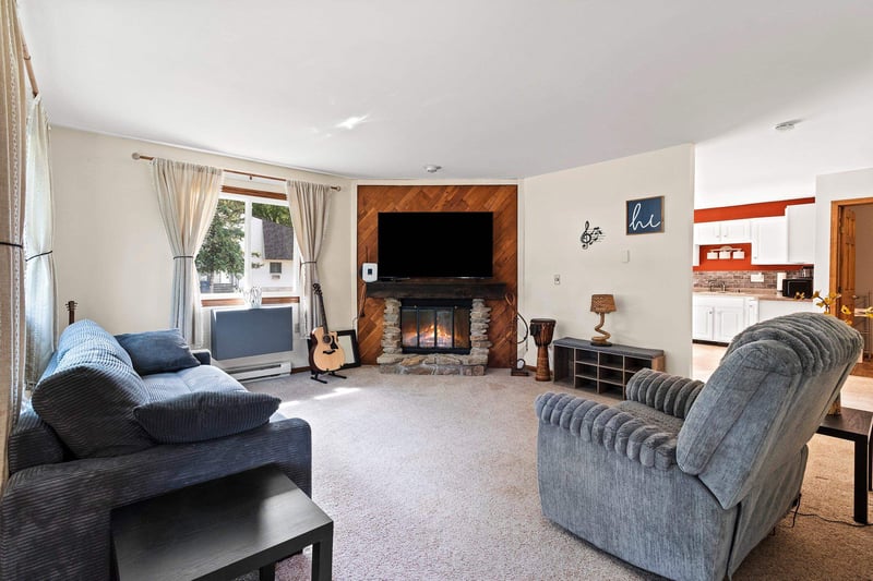 812 Kay Kourt, Neenah, WI 54952