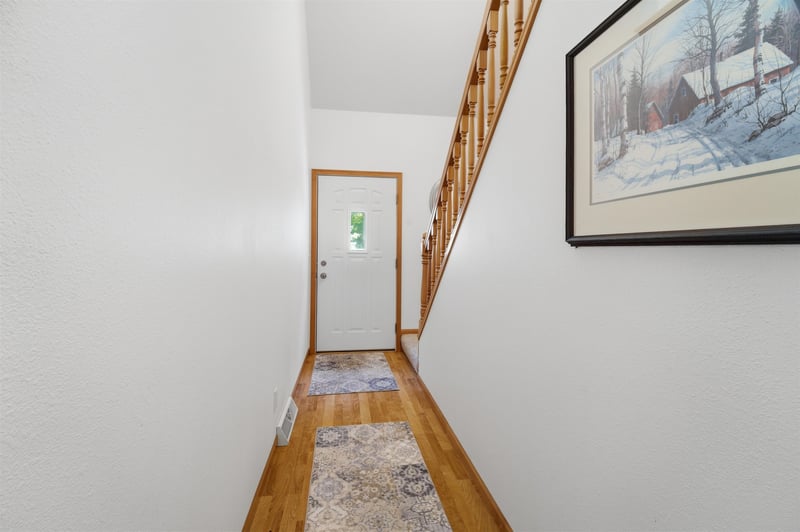 2146 Point Comfort Rd, Oshkosh, WI 54902
