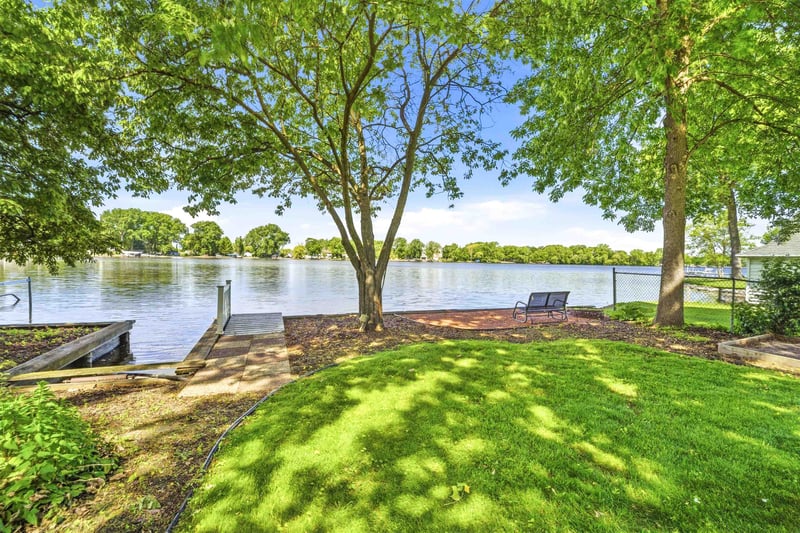 2146 Point Comfort Rd, Oshkosh, WI 54902