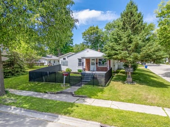 1200 Greenwood Ave, Green Bay, WI 54304-2653