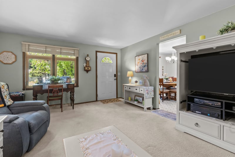 2416 Elinor St, Appleton, WI 54914-2010