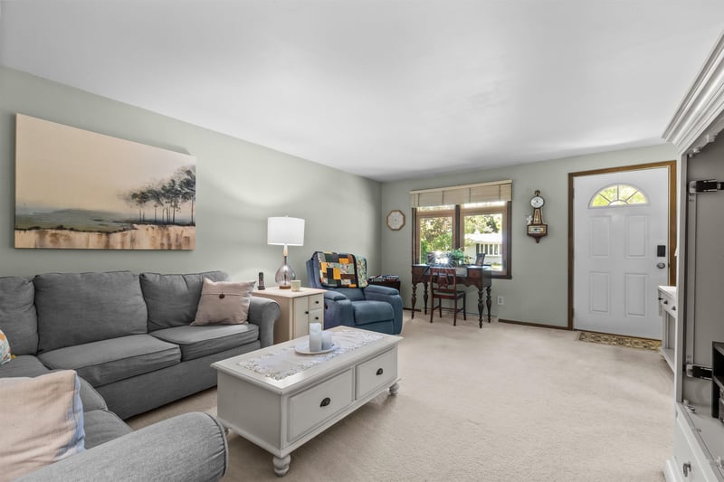 2416 Elinor St, Appleton, WI 54914-2010