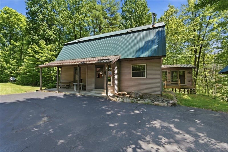 14754 Mccomb Lake Ln, Mountain, WI 54149