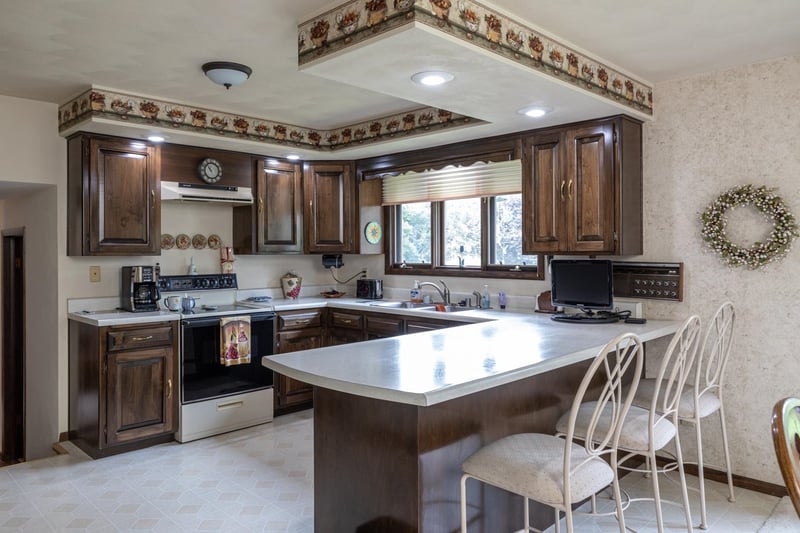 1017 Capitol Dr, Appleton, WI 54911