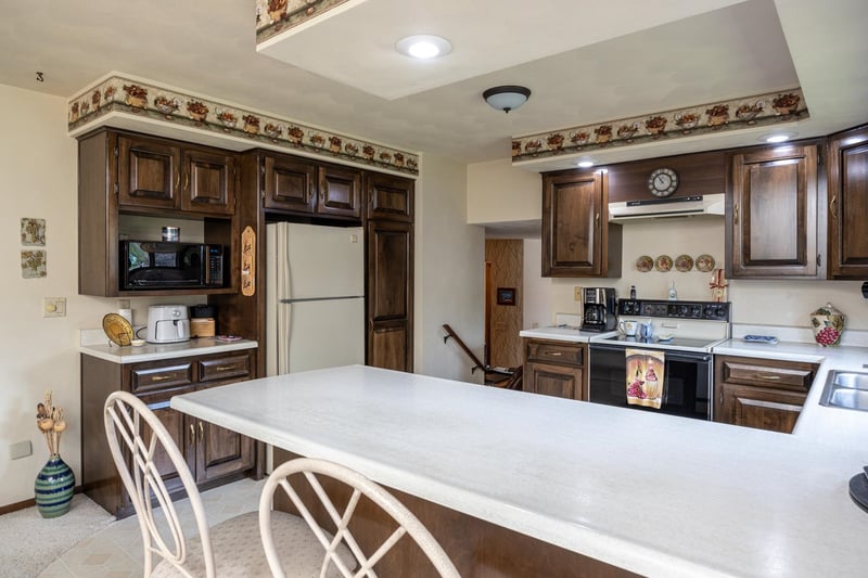 1017 Capitol Dr, Appleton, WI 54911