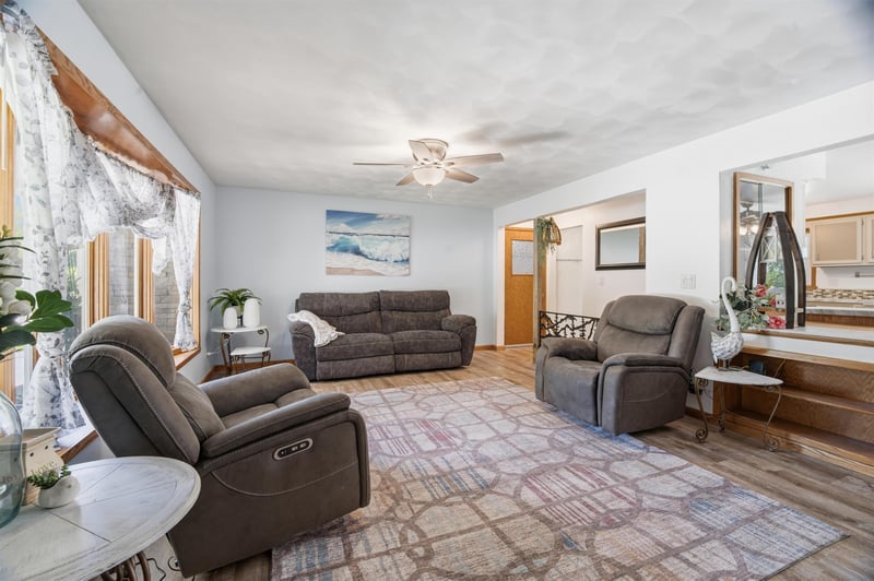 824 Cecil St, Neenah, WI 54956
