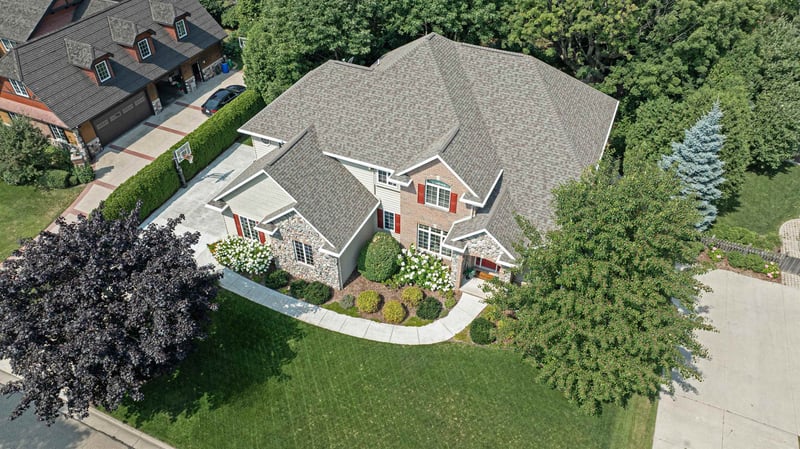 422 Bosworth Ln, Neenah, WI 54956