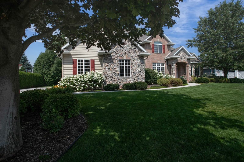 422 Bosworth Ln, Neenah, WI 54956