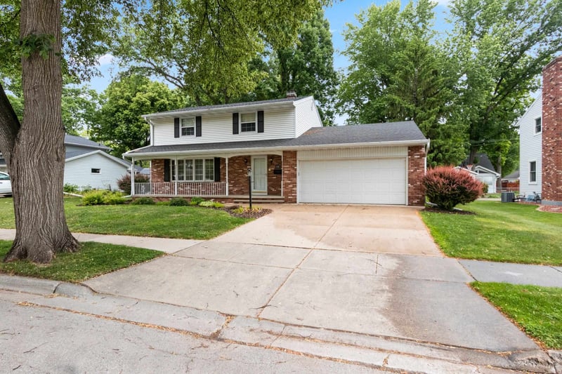 1082 Kenwood St, Green Bay, WI 54304-3805