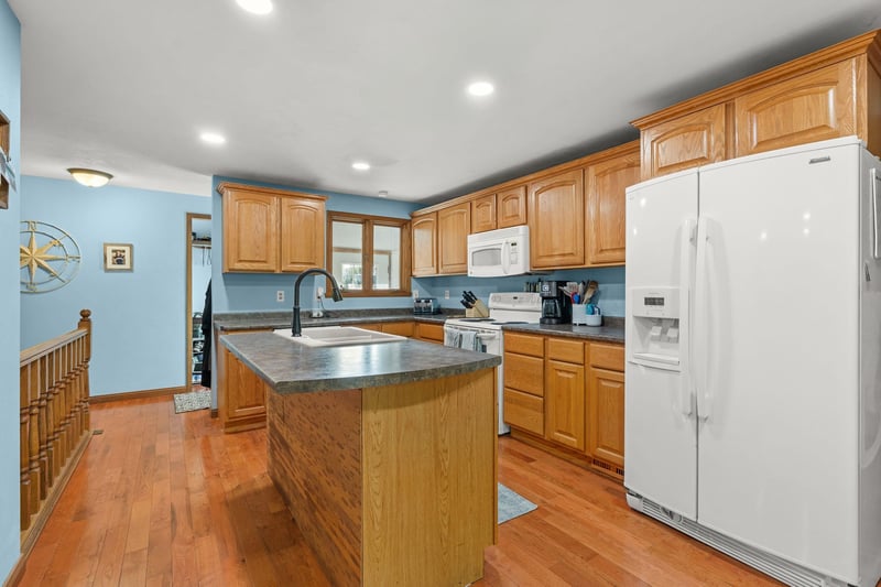 1708 Thelen Ave, Kaukauna, WI 54130