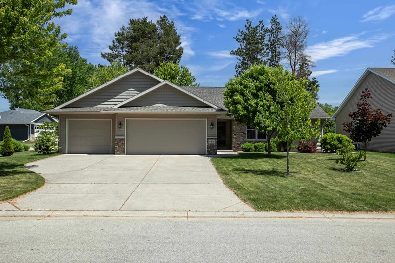 4800 Indigo Ln, Appleton, WI 54913