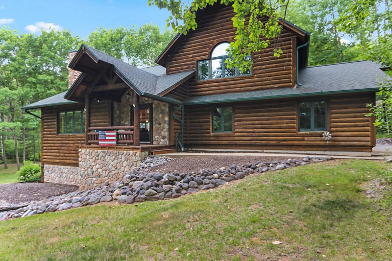 2765 Scotch Pine Trl, Suamico, WI 54313