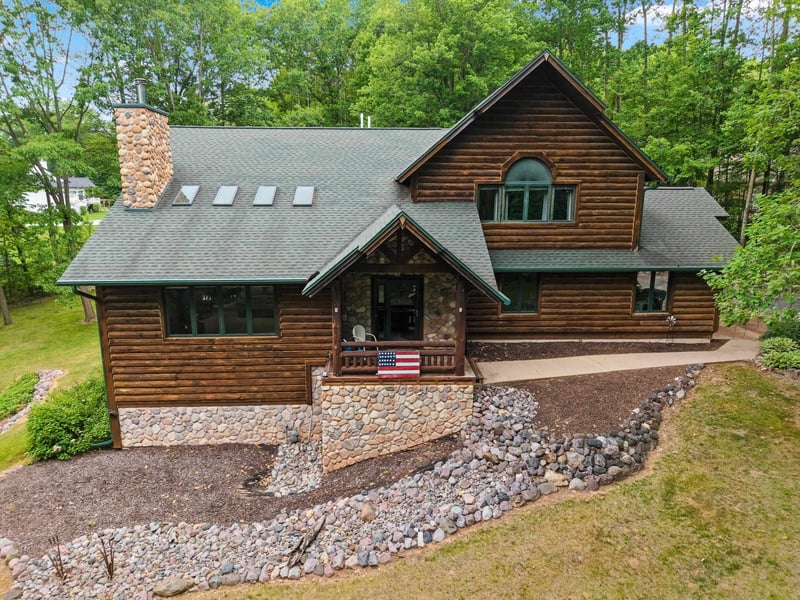 2765 Scotch Pine Trl, Suamico, WI 54313