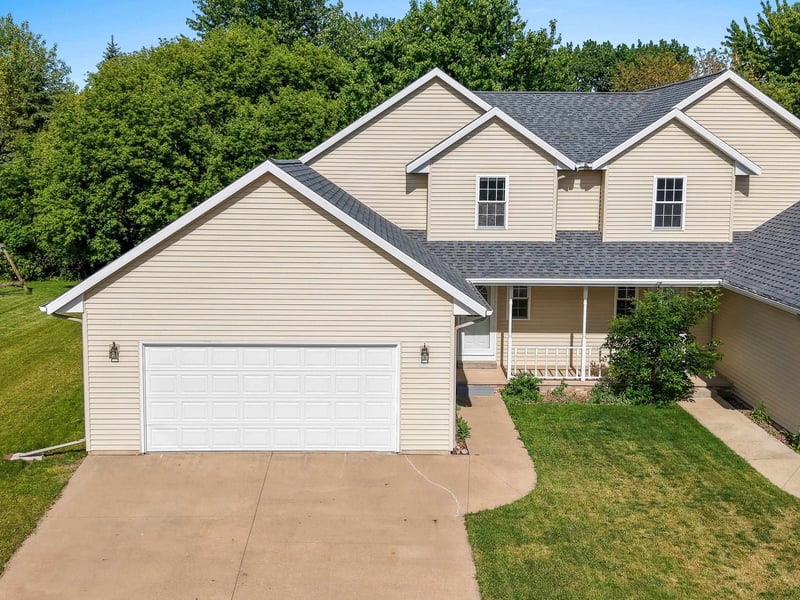 1091 Stillmeadow Ln, Menasha, WI 54952