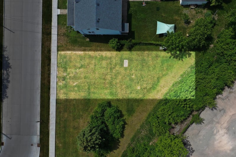 406 5th Ave #23, Oshkosh, WI 54902-5906
