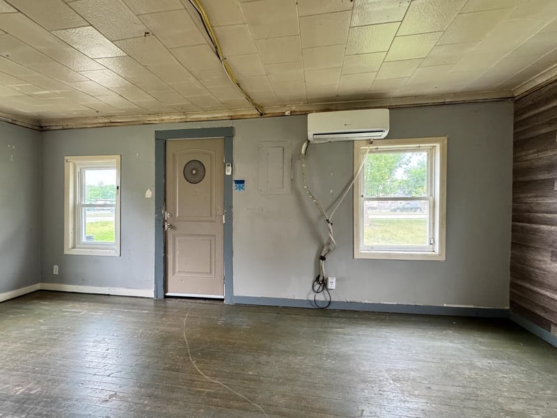 977 Velp Ave, Green Bay, WI 54303-3879