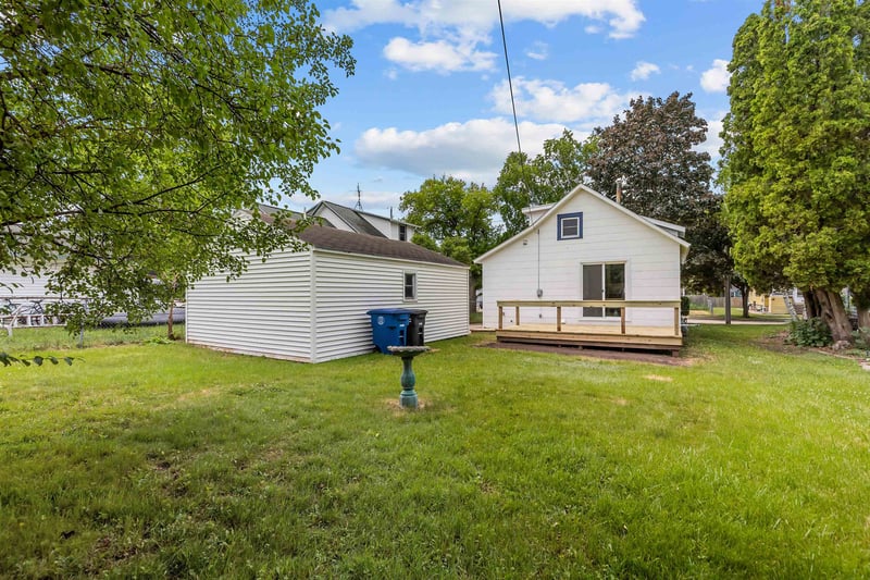 926 Dove St, Oshkosh, WI 54902
