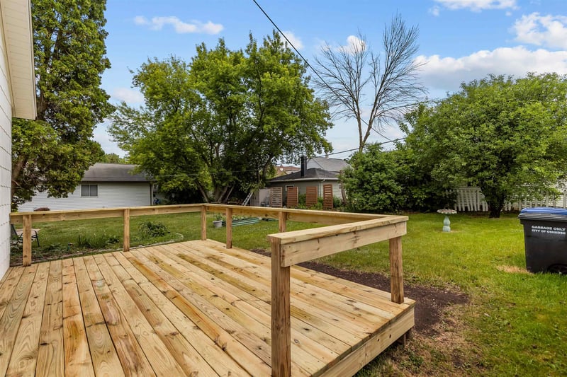 926 Dove St, Oshkosh, WI 54902