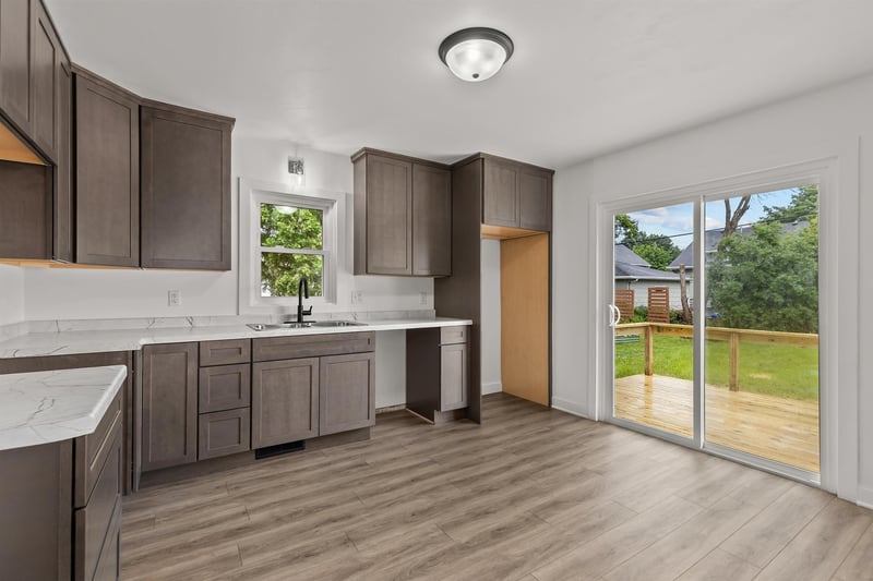 926 Dove St, Oshkosh, WI 54902