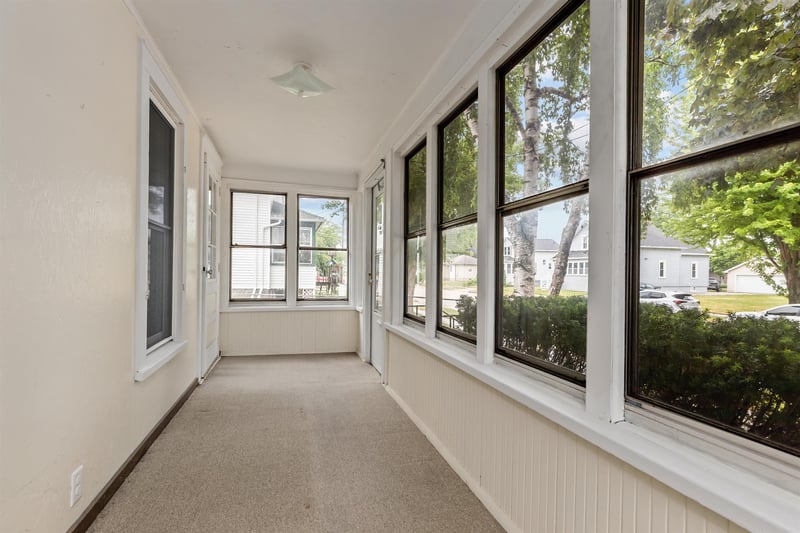 926 Dove St, Oshkosh, WI 54902