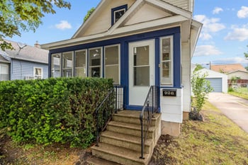 926 Dove St, Oshkosh, WI 54902