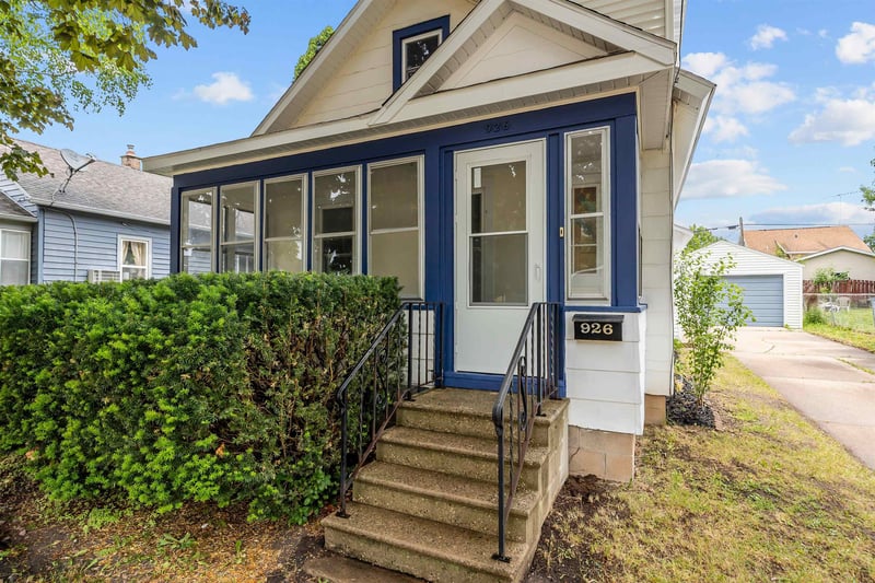 926 Dove St, Oshkosh, WI 54902