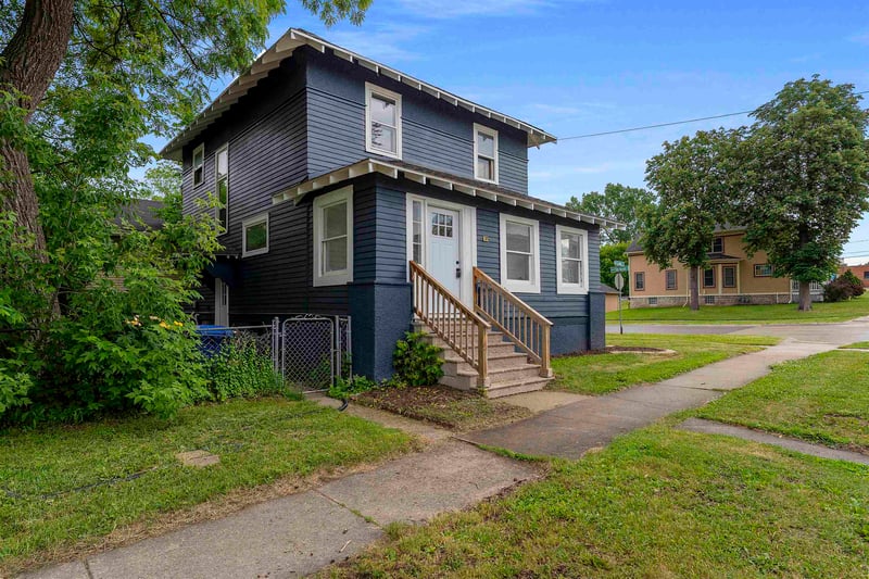 825 Crooks St, Green Bay, WI 54301