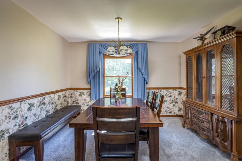 1710 Arlington Dr, Oshkosh, WI 54904-8218