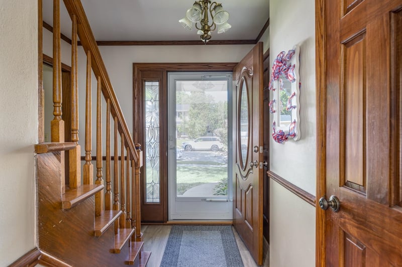1710 Arlington Dr, Oshkosh, WI 54904-8218