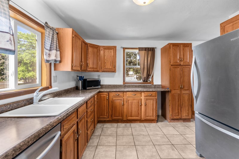 17 5th St, Winneconne, WI 54986
