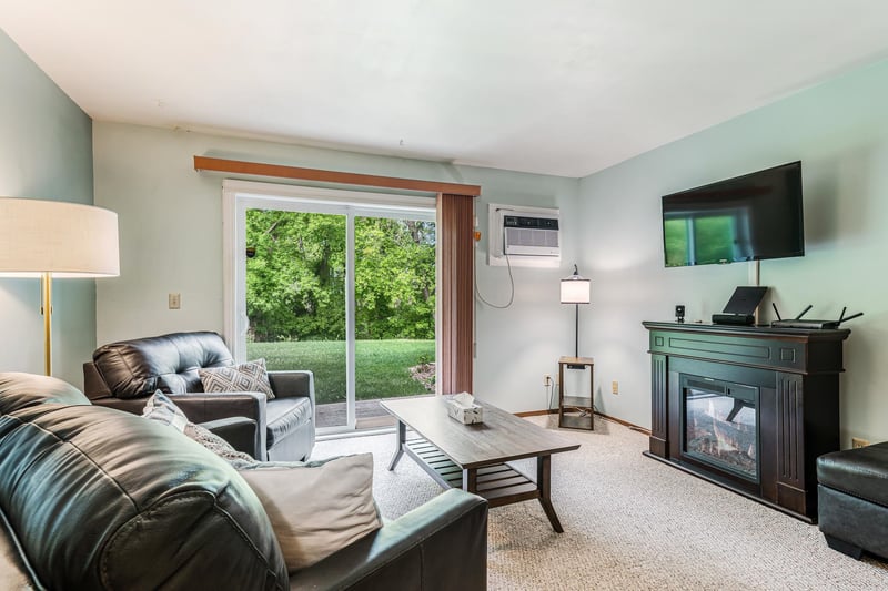 1 Altendorf Pl #8, Kaukauna, WI 54130