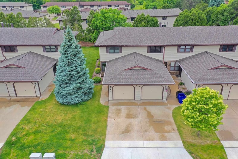 711 Olson Ave #F, Appleton, WI 54914