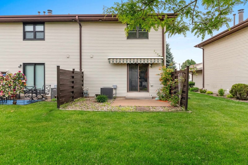 711 Olson Ave #F, Appleton, WI 54914