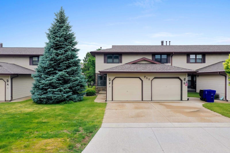 711 Olson Ave #F, Appleton, WI 54914
