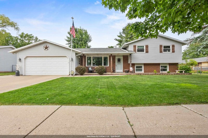 1396 Ponderosa Ave, Green Bay, WI 54313