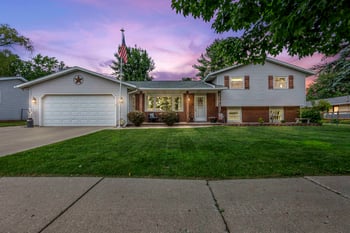 1396 Ponderosa Ave, Green Bay, WI 54313