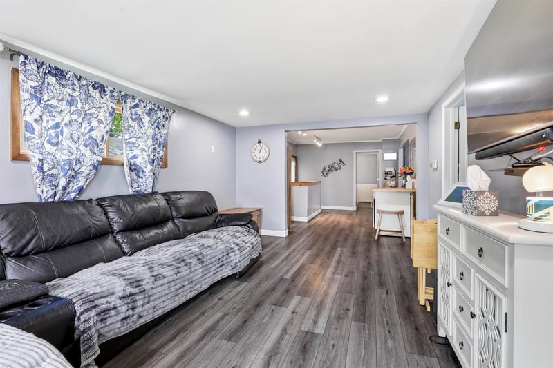 709 Goodall St, Appleton, WI 54915-2438