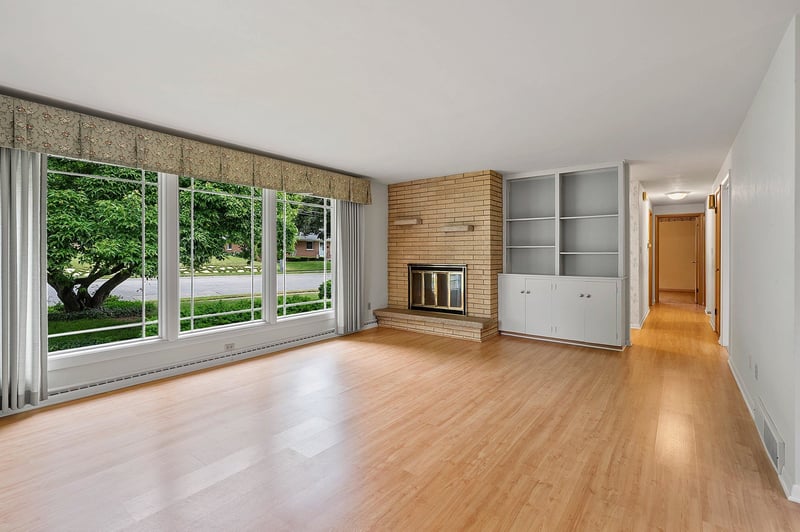 915 Tommark St, Green Bay, WI 54304-2355