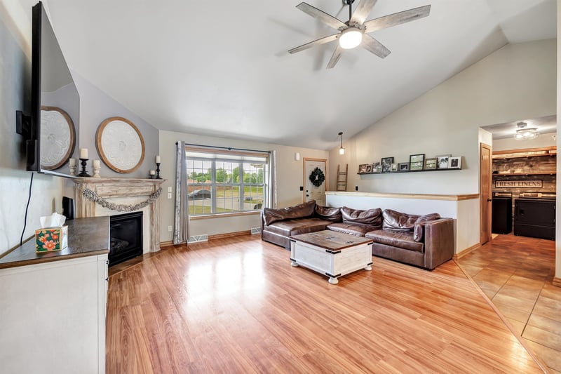 3801 Scotchman Cir, Green Bay, WI 54311-9146