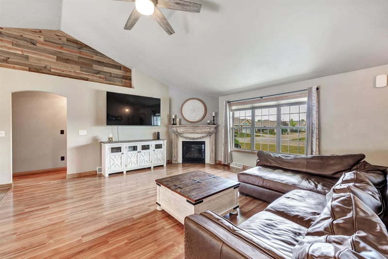 3801 Scotchman Cir, Green Bay, WI 54311-9146