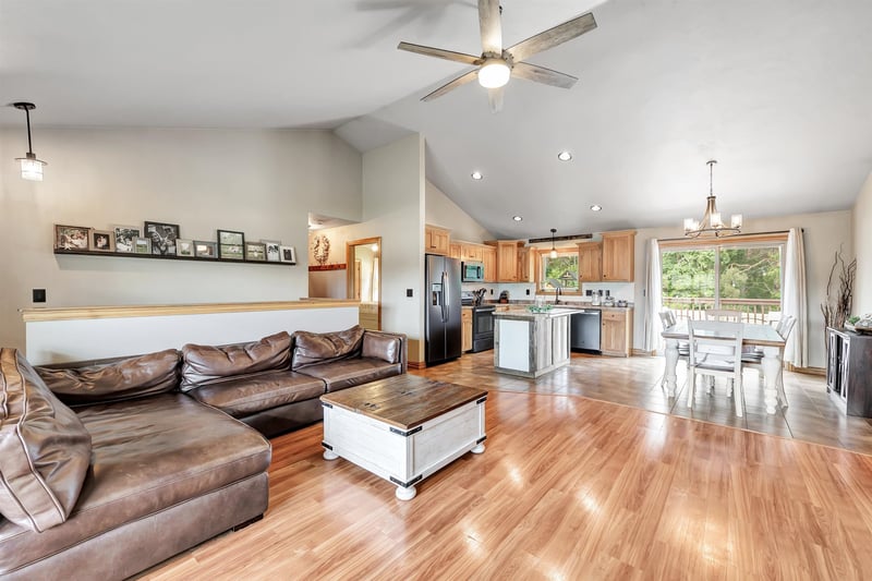 3801 Scotchman Cir, Green Bay, WI 54311-9146